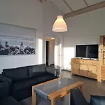 G28 Eingezaeuntes Mit Infrarotkabine By Interhome