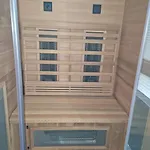 G28 Eingezaeuntes Mit Infrarotkabine By Interhome *