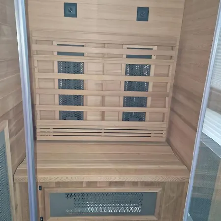G28 Eingezaeuntes Mit Infrarotkabine By Interhome *
