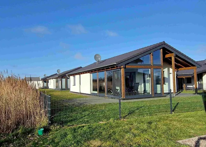 G28 Eingezaeuntes Mit Infrarotkabine By Interhome Butjadingen